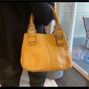 ☀️Tignanello Leather Purse ☀️ Gorgeous mustard